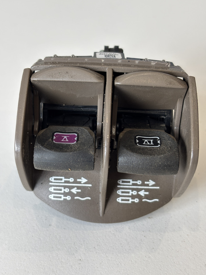 John Deere seria 6000 7000 8000 R - moduł przełącznik tylnego TUZ RE588394 TA26636 - Ηλεκτρικό σύστημα για Γεωργικά μηχανήματα: φωτογραφία 1 John Deere seria 6000 7000 8000 R - moduł przełącznik tylnego TUZ RE588394 TA26636 - Ηλεκτρικό σύστημα για Γεωργικά μηχανήματα: φωτογραφία 1