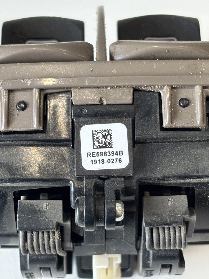 John Deere seria 6000 7000 8000 R - moduł przełącznik tylnego TUZ RE588394 TA26636 - Ηλεκτρικό σύστημα για Γεωργικά μηχανήματα: φωτογραφία 2 John Deere seria 6000 7000 8000 R - moduł przełącznik tylnego TUZ RE588394 TA26636 - Ηλεκτρικό σύστημα για Γεωργικά μηχανήματα: φωτογραφία 2