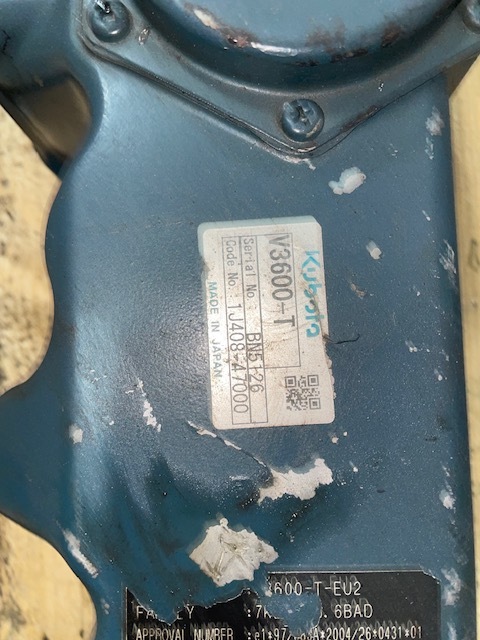 Kubota V3600-T , V3300 pompa wody z obudową - Αντλία ψυκτικού για Γεωργικά μηχανήματα: φωτογραφία 1 Kubota V3600-T , V3300 pompa wody z obudową - Αντλία ψυκτικού για Γεωργικά μηχανήματα: φωτογραφία 1
