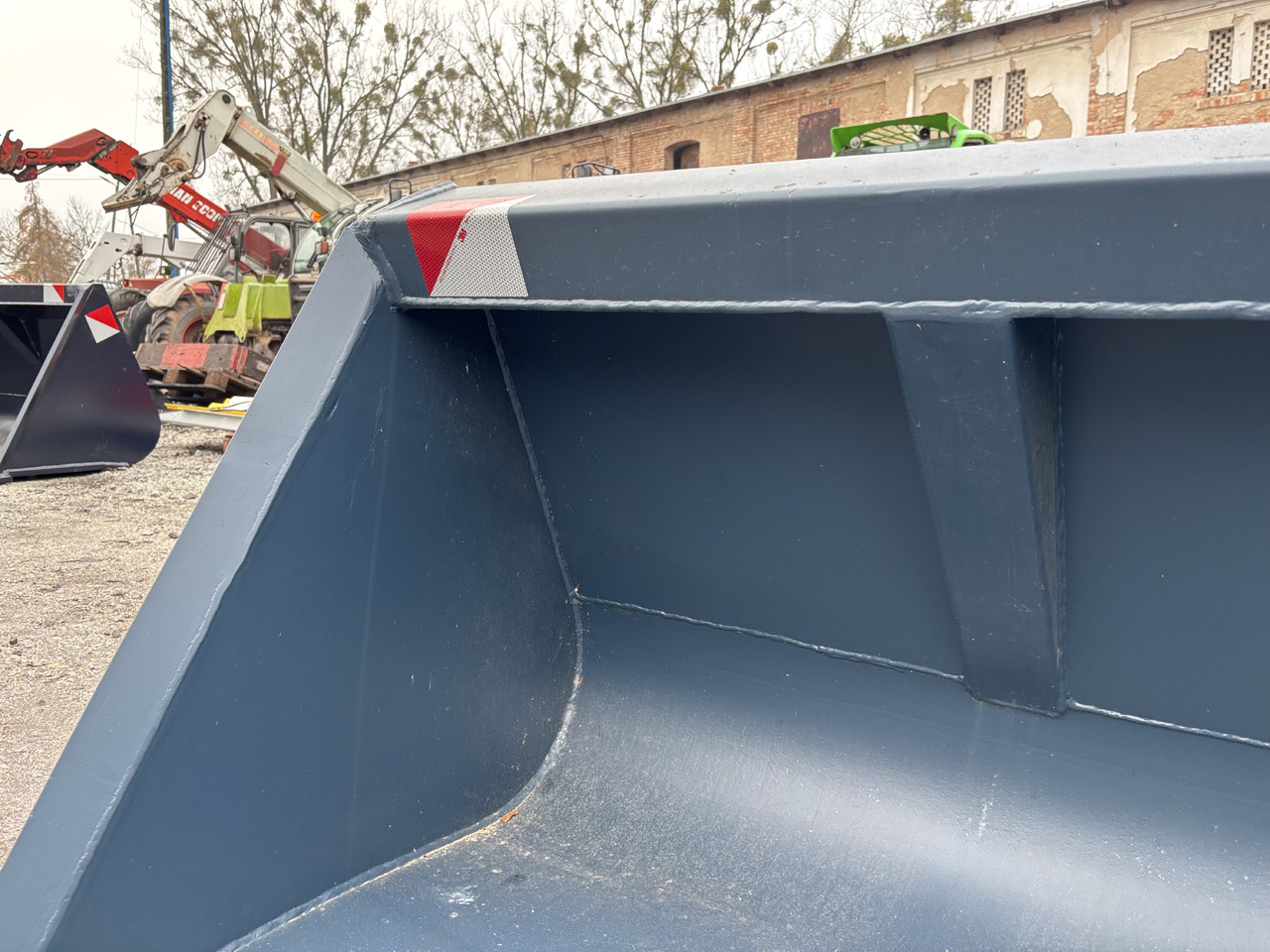 Łyżka Objętościowa 2,3m 1,01 m3 z mocowaniem do ładowarki Manitou. - Κουβάς για φορτωτή: φωτογραφία 3 Łyżka Objętościowa 2,3m 1,01 m3 z mocowaniem do ładowarki Manitou. - Κουβάς για φορτωτή: φωτογραφία 3