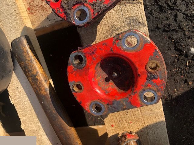 Manitou Clark Hurth - Sworznie Do Zwrotnic Łoźyska - Ακραξόνιο για Γεωργικά μηχανήματα: φωτογραφία 2 Manitou Clark Hurth - Sworznie Do Zwrotnic Łoźyska - Ακραξόνιο για Γεωργικά μηχανήματα: φωτογραφία 2