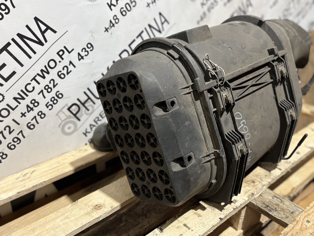 Massey Ferguson 4286482M92 Obudowa Filtra Powietrza Zespół - Φίλτρο αέρα για Γεωργικά μηχανήματα: φωτογραφία 1 Massey Ferguson 4286482M92 Obudowa Filtra Powietrza Zespół - Φίλτρο αέρα για Γεωργικά μηχανήματα: φωτογραφία 1