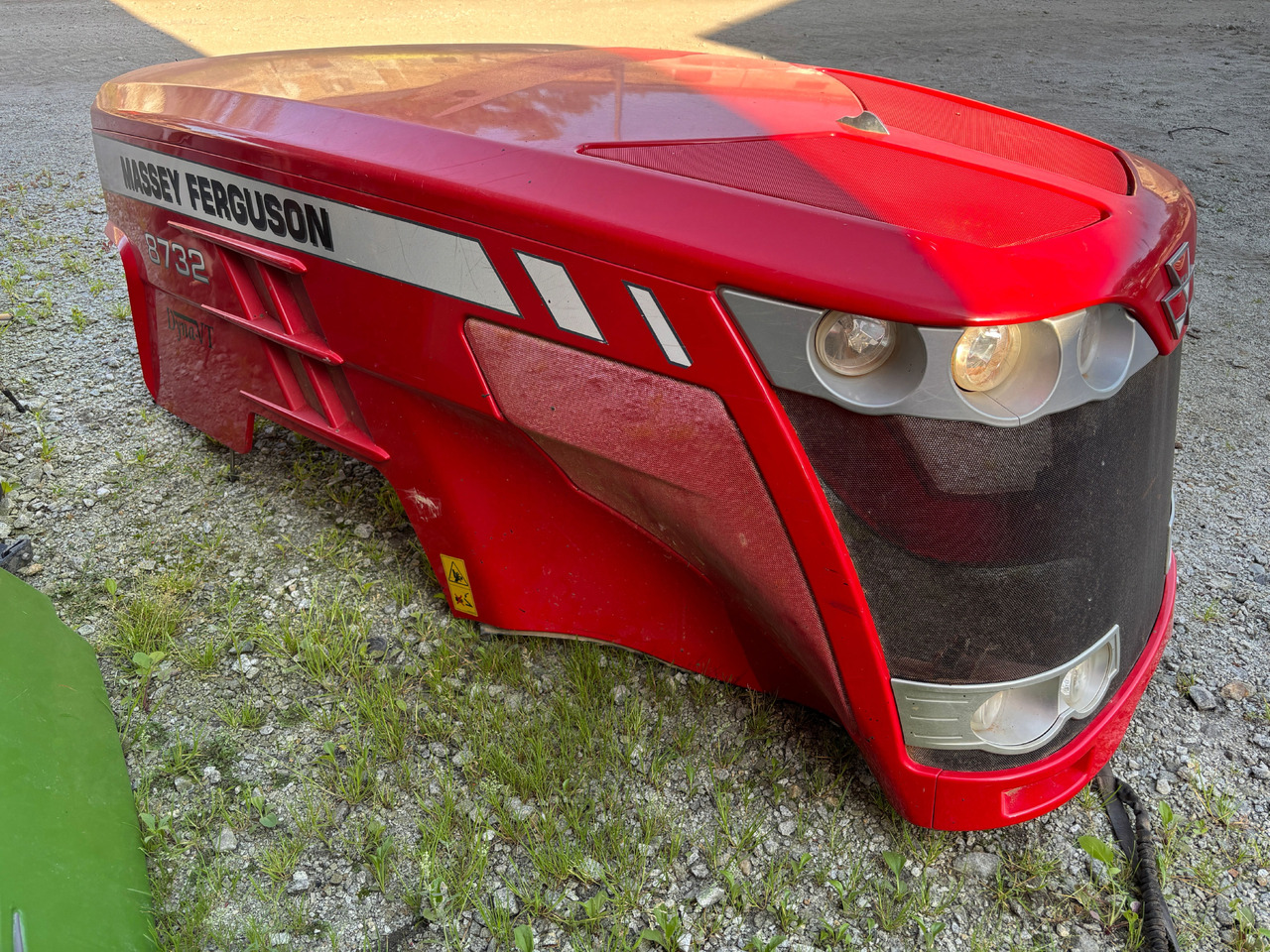 Massey Fergusson 8732 Dyna-VT - maska silnika - Καπό για Τρακτέρ: φωτογραφία 2 Massey Fergusson 8732 Dyna-VT - maska silnika - Καπό για Τρακτέρ: φωτογραφία 2