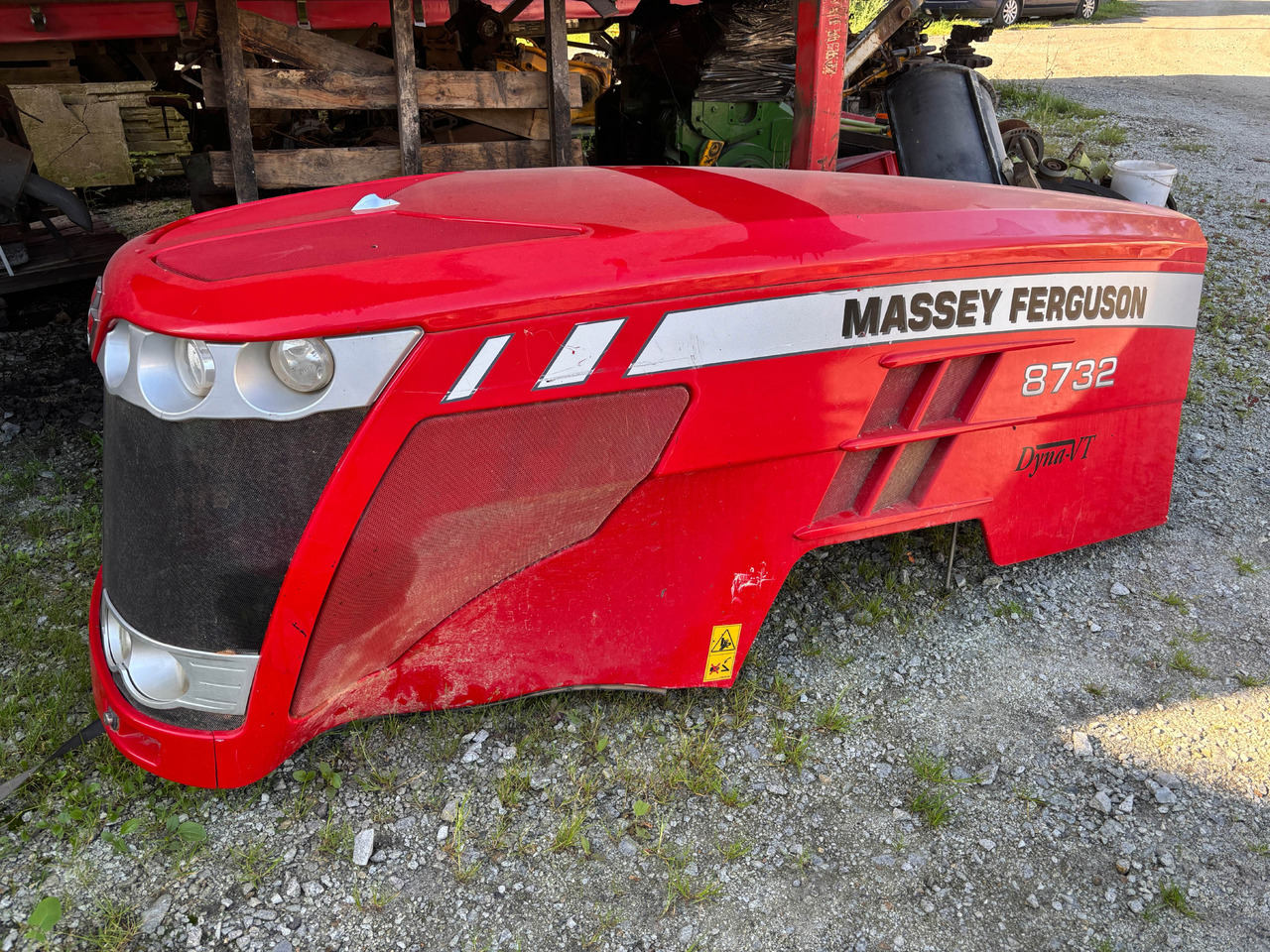 Massey Fergusson 8732 Dyna-VT - maska silnika - Καπό για Τρακτέρ: φωτογραφία 3 Massey Fergusson 8732 Dyna-VT - maska silnika - Καπό για Τρακτέρ: φωτογραφία 3