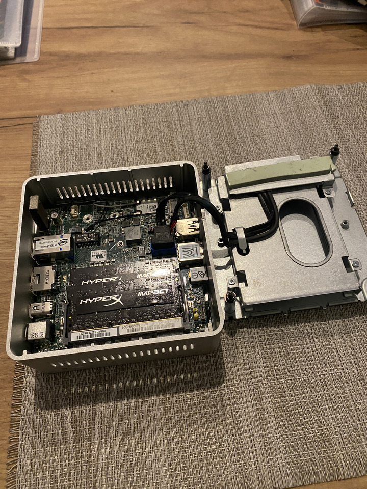 Mikrokomputer Mini PC Intel NUC5i5RYH - Εργαλείο/ Εξοπλισμός: φωτογραφία 4 Mikrokomputer Mini PC Intel NUC5i5RYH - Εργαλείο/ Εξοπλισμός: φωτογραφία 4