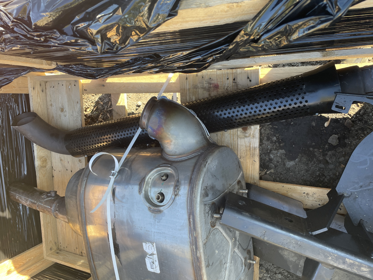 New Holland T7 Case Puma - tłumik 51521186 48139007 - Σιγαστήρας για Γεωργικά μηχανήματα: φωτογραφία 2 New Holland T7 Case Puma - tłumik 51521186 48139007 - Σιγαστήρας για Γεωργικά μηχανήματα: φωτογραφία 2