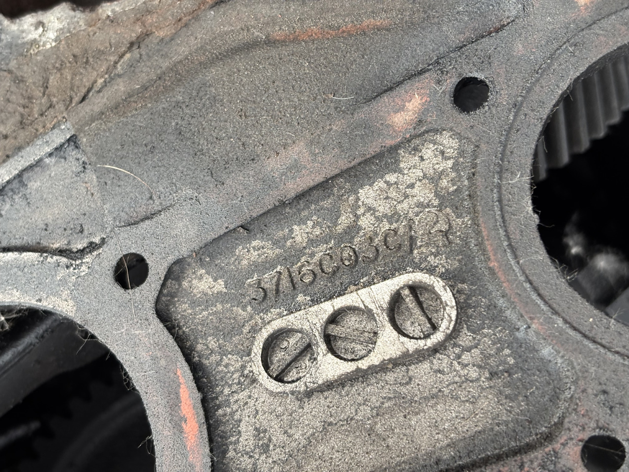 Perkins 1004.4 1004.4T 1006.6 1104C-44 1104D-E44T 3122A05A Koło Zamachowe Pokrywa Obudowa CZĘŚCI - Σφόνδυλος για Γεωργικά μηχανήματα: φωτογραφία 2 Perkins 1004.4 1004.4T 1006.6 1104C-44 1104D-E44T 3122A05A Koło Zamachowe Pokrywa Obudowa CZĘŚCI - Σφόνδυλος για Γεωργικά μηχανήματα: φωτογραφία 2