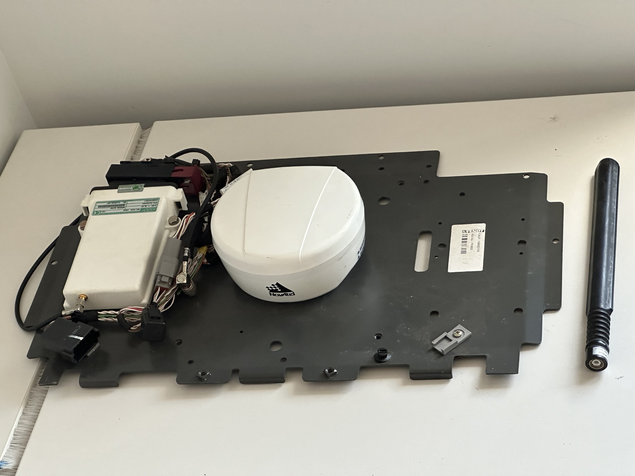 System nawigacyjny do Valtra Fendt Vario guide RTK Novatel - Σύστημα πλοήγησης για Γεωργικά μηχανήματα: φωτογραφία 2 System nawigacyjny do Valtra Fendt Vario guide RTK Novatel - Σύστημα πλοήγησης για Γεωργικά μηχανήματα: φωτογραφία 2