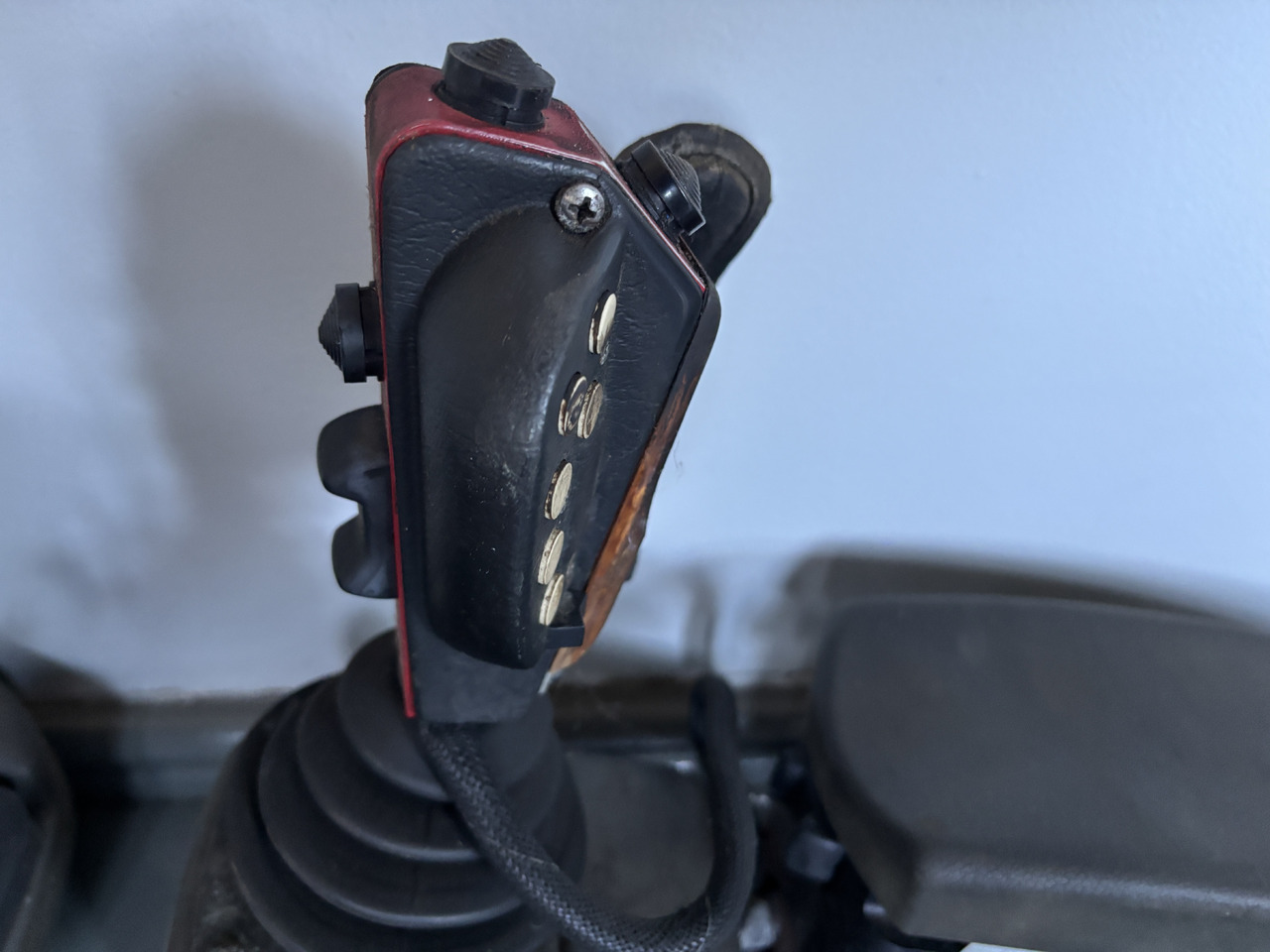 Valmet Harvester - joystick z podłokietnikiem - sterowanie - Λεβιές ταχύτητων για Γεωργικά μηχανήματα: φωτογραφία 2 Valmet Harvester - joystick z podłokietnikiem - sterowanie - Λεβιές ταχύτητων για Γεωργικά μηχανήματα: φωτογραφία 2