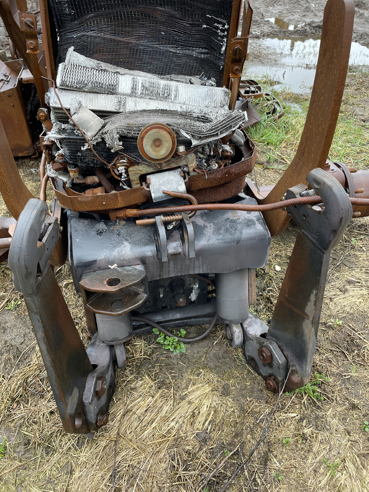 Valtra N142 - przedni TUZ - Ανταλλακτικό για Τρακτέρ: φωτογραφία 1 Valtra N142 - przedni TUZ - Ανταλλακτικό για Τρακτέρ: φωτογραφία 1