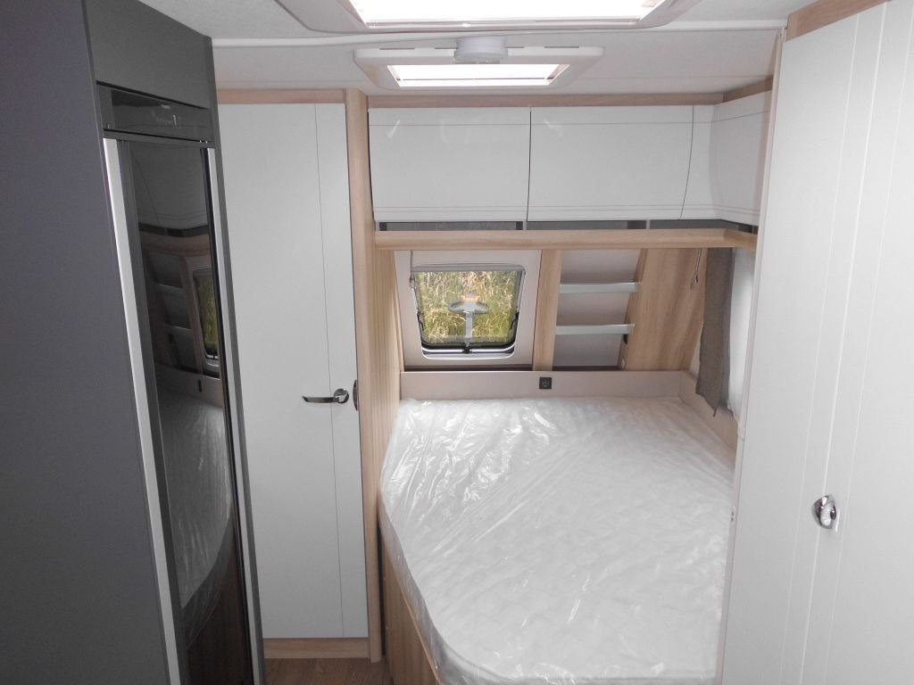 Ρυμουλκούμενο τροχόσπιτο Hobby De Luxe 460 UFe 2026 1500kg. Ambiente: φωτογραφία 12