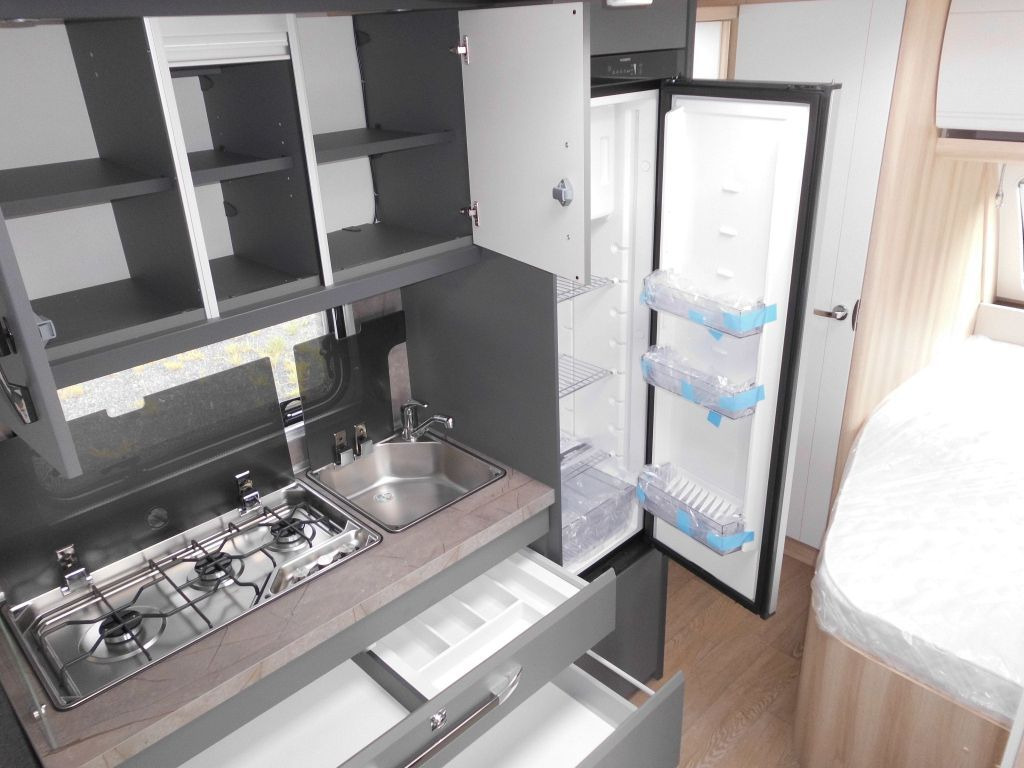 Ρυμουλκούμενο τροχόσπιτο Hobby De Luxe 460 UFe 2026 1500kg. Ambiente: φωτογραφία 10