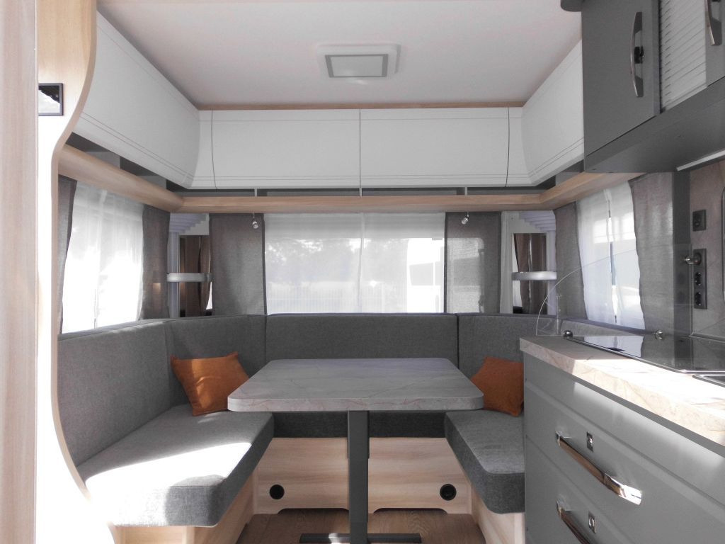 Hobby De Luxe 540 UL 2026 AUTARK AMBIENTE ROLLROST - Ρυμουλκούμενο τροχόσπιτο: φωτογραφία 1 Hobby De Luxe 540 UL 2026 AUTARK AMBIENTE ROLLROST - Ρυμουλκούμενο τροχόσπιτο: φωτογραφία 1