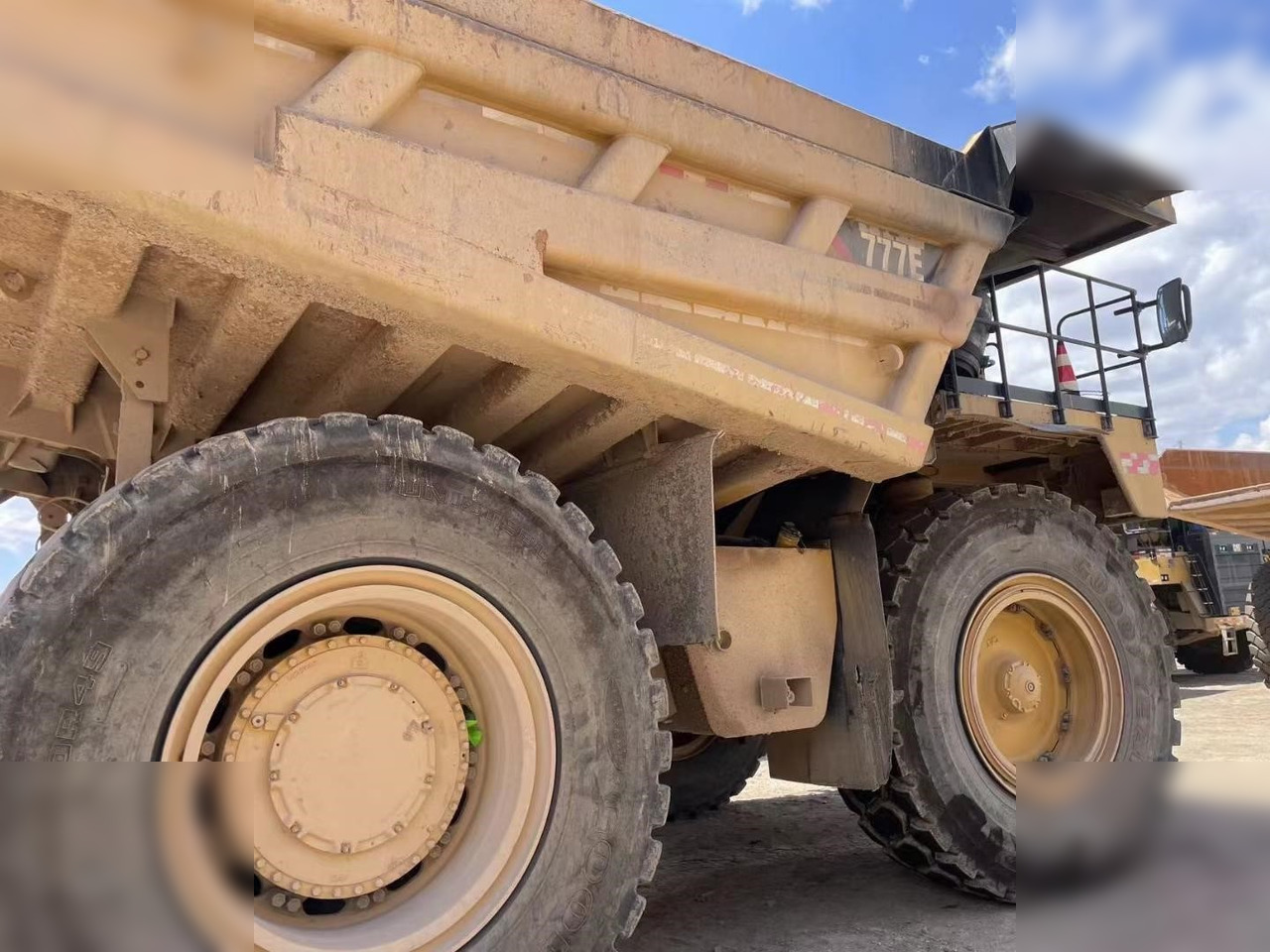 2018 CATERPILLAR 777E - Ανατρεπόμενο όχημα μεταφοράς λατομικών υλικών: φωτογραφία 4 2018 CATERPILLAR 777E - Ανατρεπόμενο όχημα μεταφοράς λατομικών υλικών: φωτογραφία 4