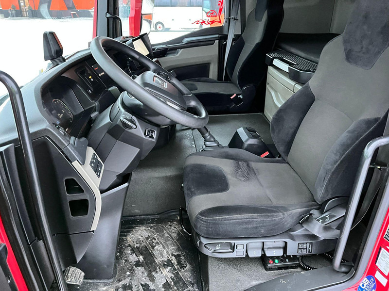 Interior photo 1: Μίσθωση MAN TGL 8.220 4x2 THERMOKING V-800MAX / BOX L=6135 mm MAN TGL 8.220 4x2 THERMOKING V-800MAX / BOX L=6135 mm