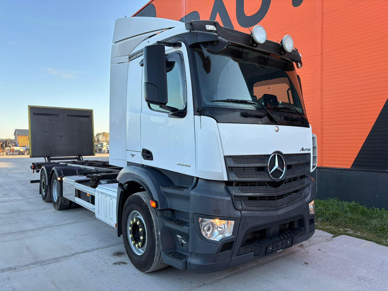 Mercedes-Benz Antos 2545 6x2 RETARDER / CHASSIS L=7812 mm - Φορτηγό σασί: φωτογραφία 4 Mercedes-Benz Antos 2545 6x2 RETARDER / CHASSIS L=7812 mm - Φορτηγό σασί: φωτογραφία 4