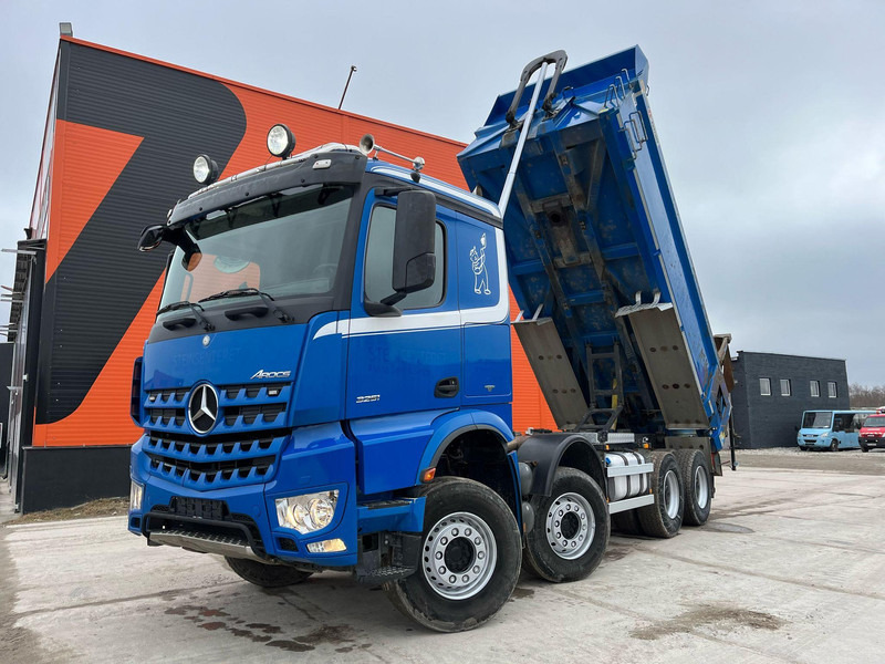 Mercedes-Benz Arocs 3251 8x4 RETARDER / FULL STEEL / BOX L=5605 mm - Φορτηγό ανατρεπόμενο: φωτογραφία 2 Mercedes-Benz Arocs 3251 8x4 RETARDER / FULL STEEL / BOX L=5605 mm - Φορτηγό ανατρεπόμενο: φωτογραφία 2