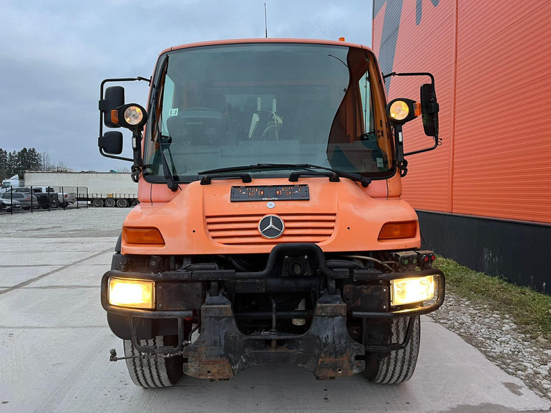 Mercedes-Benz UNIMOG U 300 4x4 TRILETY SK / 6918 hours - Σάρωθρο δρόμων: φωτογραφία 3 Mercedes-Benz UNIMOG U 300 4x4 TRILETY SK / 6918 hours - Σάρωθρο δρόμων: φωτογραφία 3