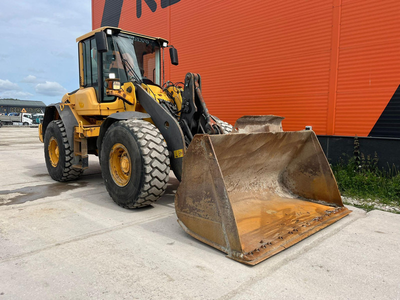 Volvo L 90 F 4x4 CENTRAL LUBRICATION / AC - Ελαστιχοφόρος φορτωτής: φωτογραφία 4 Volvo L 90 F 4x4 CENTRAL LUBRICATION / AC - Ελαστιχοφόρος φορτωτής: φωτογραφία 4
