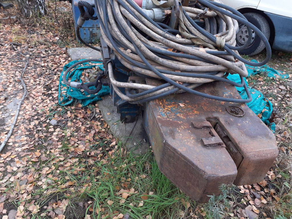 Wibromłot elektryczny TOMEN VM2-2000 do larsenów - Παρελκόμενα για Κατασκευή μηχανήματα: φωτογραφία 3 Wibromłot elektryczny TOMEN VM2-2000 do larsenów - Παρελκόμενα για Κατασκευή μηχανήματα: φωτογραφία 3