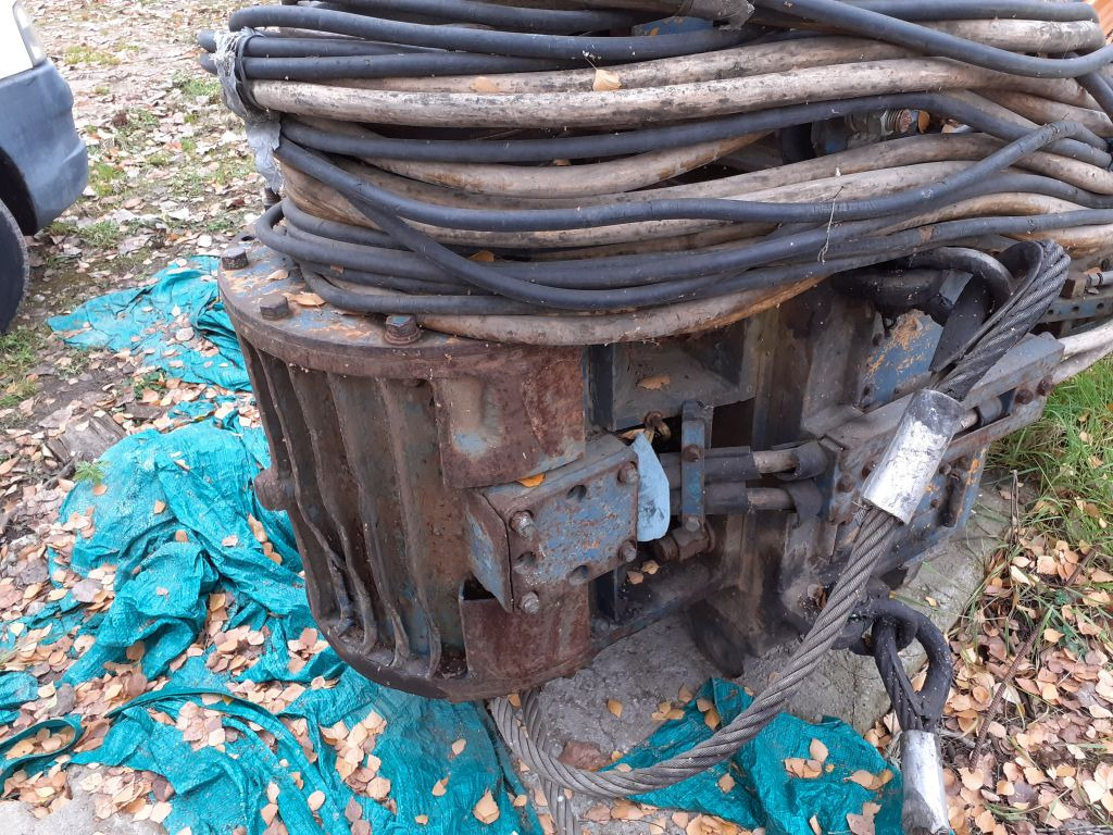 Wibromłot elektryczny TOMEN VM2-2000 do larsenów - Παρελκόμενα για Κατασκευή μηχανήματα: φωτογραφία 5 Wibromłot elektryczny TOMEN VM2-2000 do larsenów - Παρελκόμενα για Κατασκευή μηχανήματα: φωτογραφία 5