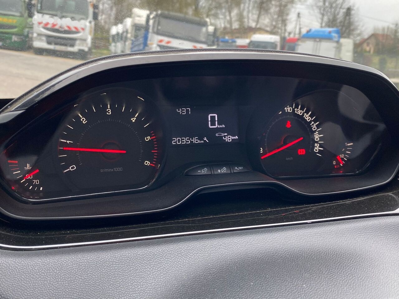 Αυτοκίνητο Peugeot 208: φωτογραφία 11