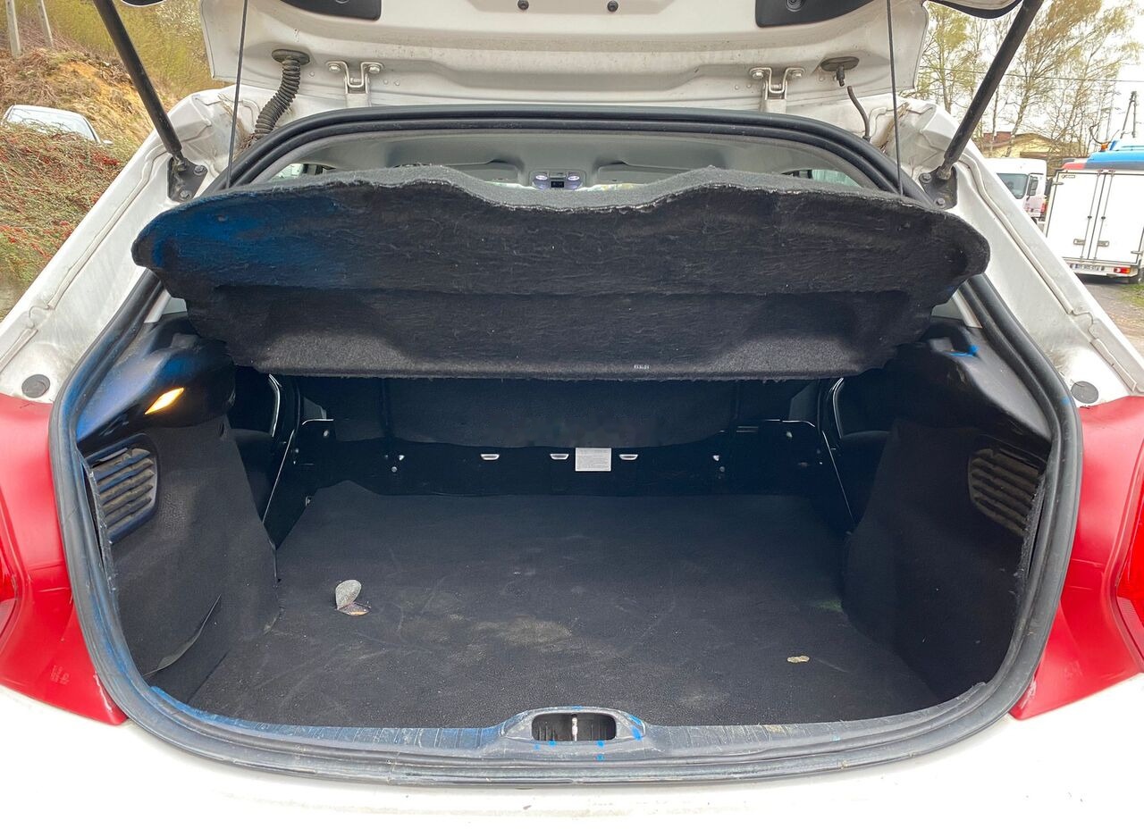 Αυτοκίνητο Peugeot 208: φωτογραφία 19