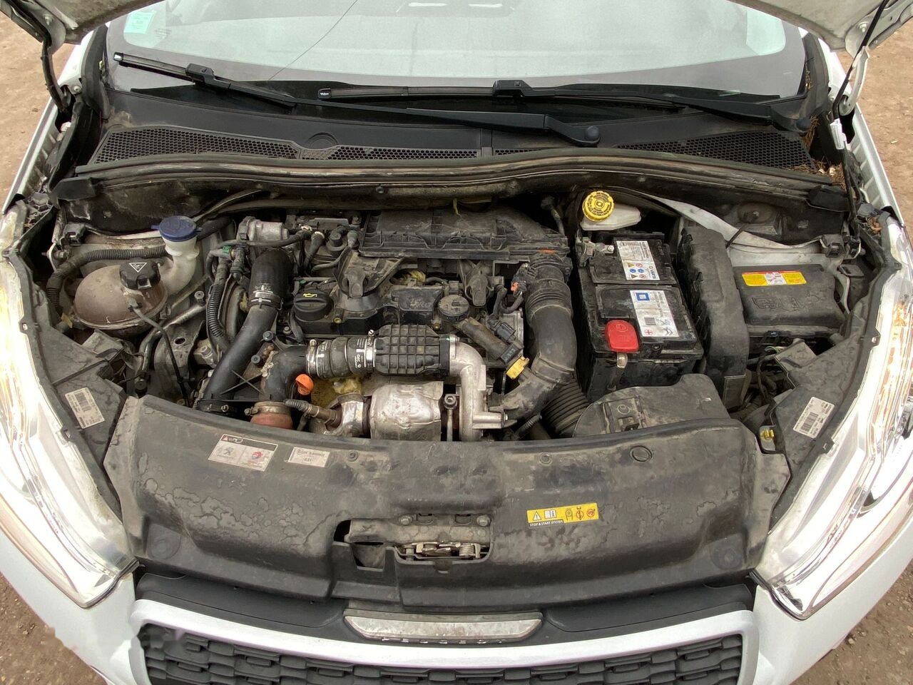 Αυτοκίνητο Peugeot 208: φωτογραφία 9