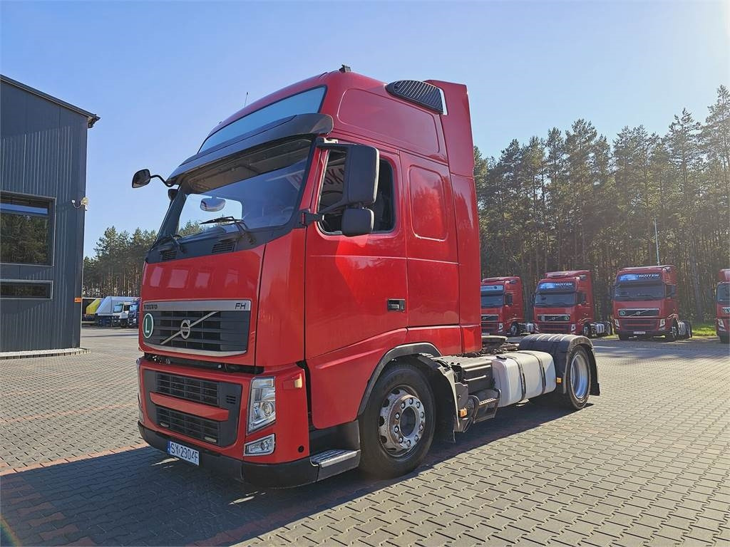 Volvo FH13 XXL MANUAL 420 EURO 5 2011 r MEGA LOW DECK - Τράκτορας: φωτογραφία 2 Volvo FH13 XXL MANUAL 420 EURO 5 2011 r MEGA LOW DECK - Τράκτορας: φωτογραφία 2