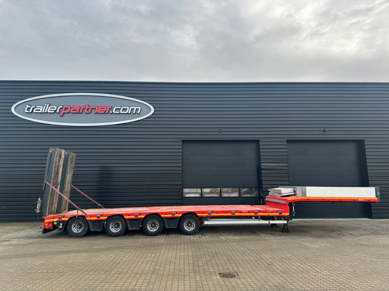 Goldhofer Stepstar 4 achs tieflader / Ausziehbar - Επικαθήμενο με χαμηλό δάπεδο: φωτογραφία 1 Goldhofer Stepstar 4 achs tieflader / Ausziehbar - Επικαθήμενο με χαμηλό δάπεδο: φωτογραφία 1