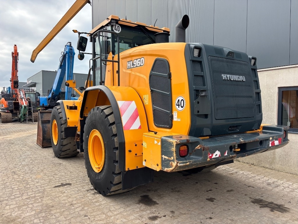 Hyundai HL 960 - 955 - Ελαστιχοφόρος φορτωτής: φωτογραφία 5 Hyundai HL 960 - 955 - Ελαστιχοφόρος φορτωτής: φωτογραφία 5
