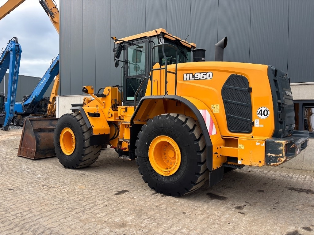 Hyundai HL 960 - 955 - Ελαστιχοφόρος φορτωτής: φωτογραφία 4 Hyundai HL 960 - 955 - Ελαστιχοφόρος φορτωτής: φωτογραφία 4
