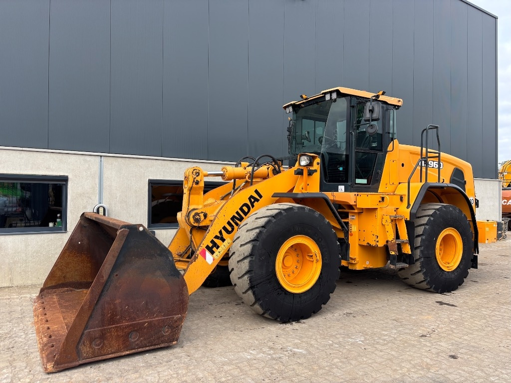 Hyundai HL 960 - 955 - Ελαστιχοφόρος φορτωτής: φωτογραφία 1 Hyundai HL 960 - 955 - Ελαστιχοφόρος φορτωτής: φωτογραφία 1