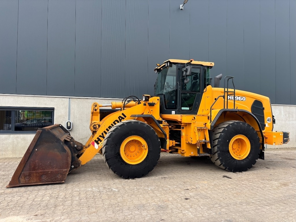 Hyundai HL 960 - 955 - Ελαστιχοφόρος φορτωτής: φωτογραφία 2 Hyundai HL 960 - 955 - Ελαστιχοφόρος φορτωτής: φωτογραφία 2