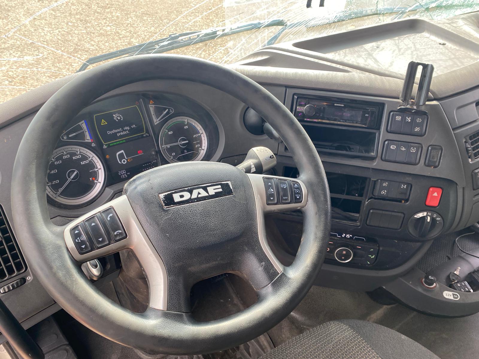 Τράκτορας DAF XF480: φωτογραφία 14 Τράκτορας DAF XF480: φωτογραφία 14