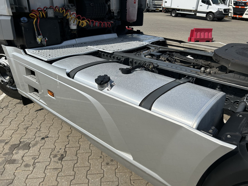 Μίσθωση DAF CF 410 FT Space Cab / 281 dkm / Smart Tacho V2 / APK 01-26 DAF CF 410 FT Space Cab / 281 dkm / Smart Tacho V2 / APK 01-26: φωτογραφία 18 Μίσθωση DAF CF 410 FT Space Cab / 281 dkm / Smart Tacho V2 / APK 01-26 DAF CF 410 FT Space Cab / 281 dkm / Smart Tacho V2 / APK 01-26: φωτογραφία 18