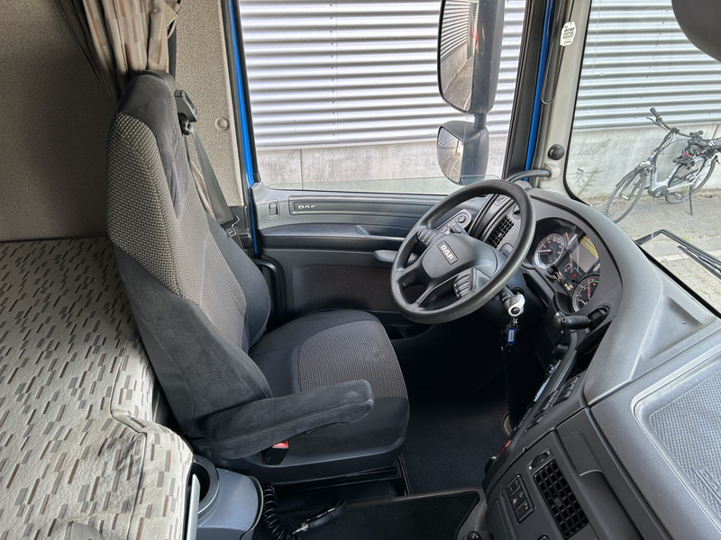 DAF XF 440 FAN SSC + Aschersleben Kaross DSA 18 / Loadlift 4000 kg / Curtainside Combi - Φορτηγό μουσαμάς: φωτογραφία 3 DAF XF 440 FAN SSC + Aschersleben Kaross DSA 18 / Loadlift 4000 kg / Curtainside Combi - Φορτηγό μουσαμάς: φωτογραφία 3