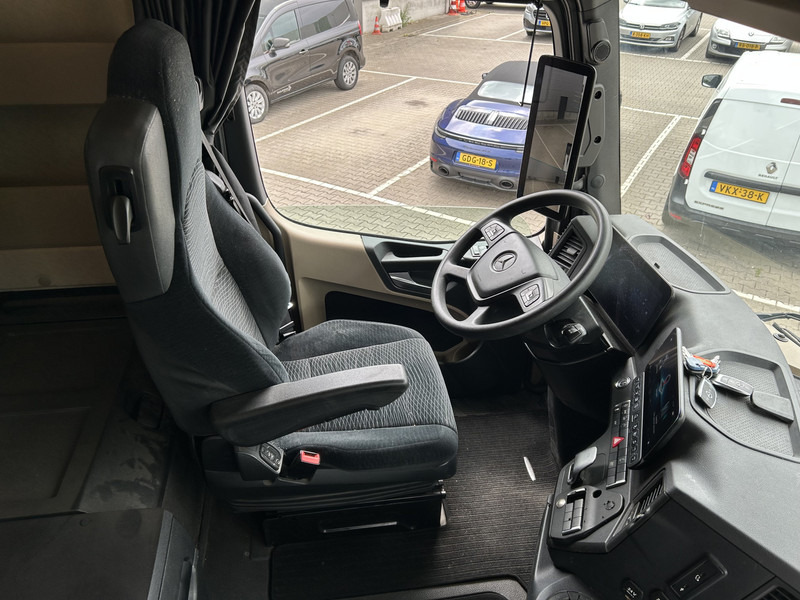 Mercedes-Benz Actros 1845 Gigaspace / 549 dkm / 2 Tanks / Stand Airco / New Tacho V2 - Τράκτορας: φωτογραφία 3 Mercedes-Benz Actros 1845 Gigaspace / 549 dkm / 2 Tanks / Stand Airco / New Tacho V2 - Τράκτορας: φωτογραφία 3