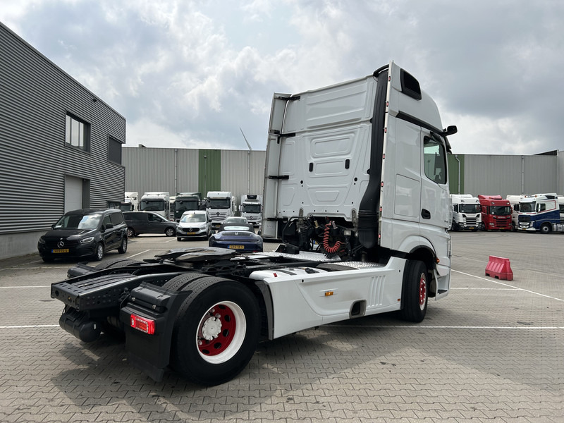 Mercedes-Benz Actros 1845 Gigaspace / 549 dkm / 2 Tanks / Stand Airco / New Tacho V2 - Τράκτορας: φωτογραφία 2 Mercedes-Benz Actros 1845 Gigaspace / 549 dkm / 2 Tanks / Stand Airco / New Tacho V2 - Τράκτορας: φωτογραφία 2