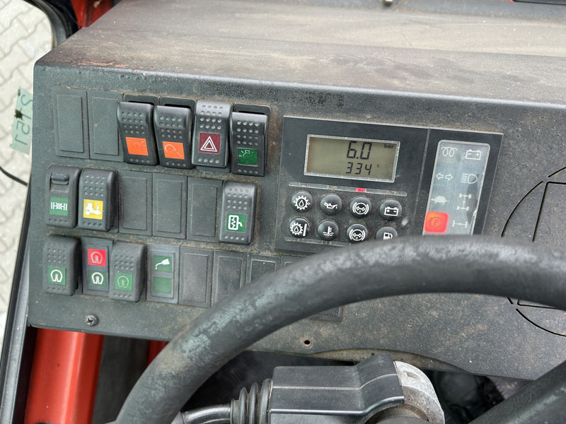 Terberg YT 180 / BDF Umsetzer / Wechselhubwagen / Terminal Truck / Mercedes Motor - Φορτηγό μεταφοράς εμπορευματοκιβωτίων/ Κινητό αμάξωμα: φωτογραφία 5 Terberg YT 180 / BDF Umsetzer / Wechselhubwagen / Terminal Truck / Mercedes Motor - Φορτηγό μεταφοράς εμπορευματοκιβωτίων/ Κινητό αμάξωμα: φωτογραφία 5