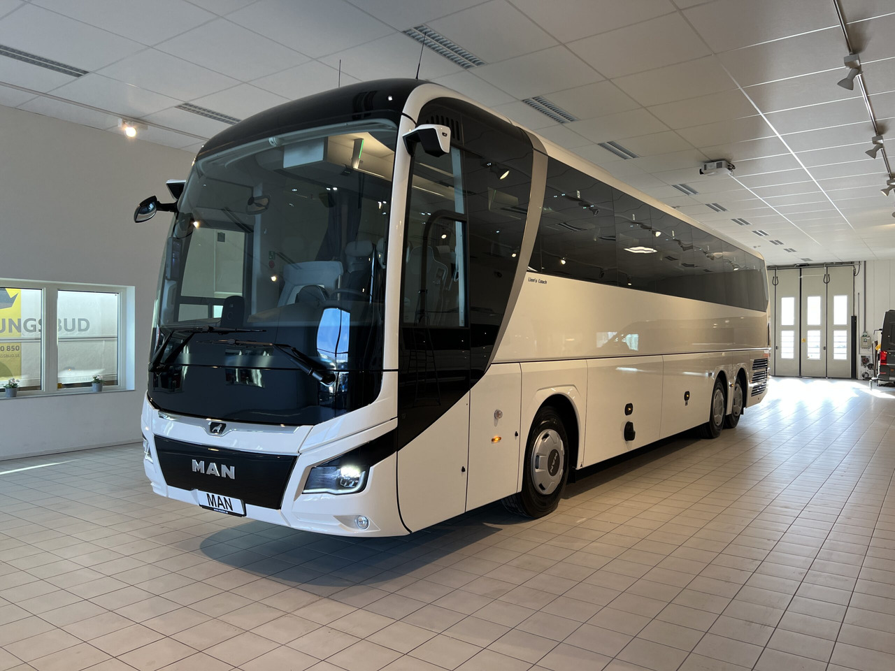 MAN Lions Coach R09 Euro 6E (Dark Edition) - Πούλμαν: φωτογραφία 3 MAN Lions Coach R09 Euro 6E (Dark Edition) - Πούλμαν: φωτογραφία 3