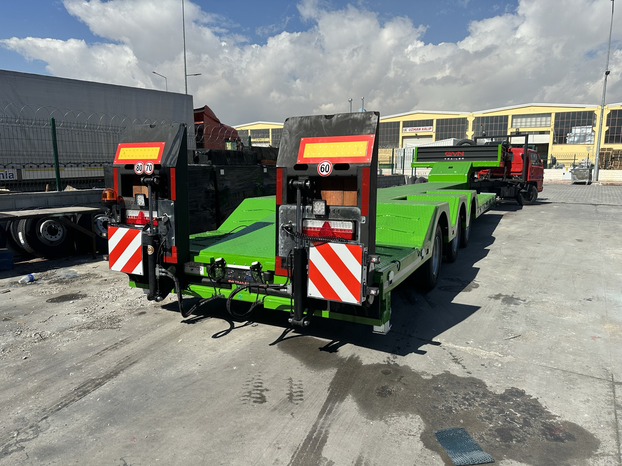 GVN Trailer 3 AXLE LOWBED WITH WHEEL RECESSES - Επικαθήμενο με χαμηλό δάπεδο: φωτογραφία 5 GVN Trailer 3 AXLE LOWBED WITH WHEEL RECESSES - Επικαθήμενο με χαμηλό δάπεδο: φωτογραφία 5