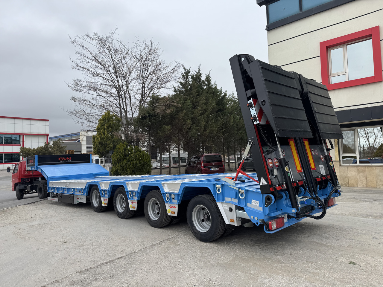 GVN Trailer 4 AXLE LOWBED WITH WHEEL RECESSES - Επικαθήμενο με χαμηλό δάπεδο: φωτογραφία 1 GVN Trailer 4 AXLE LOWBED WITH WHEEL RECESSES - Επικαθήμενο με χαμηλό δάπεδο: φωτογραφία 1