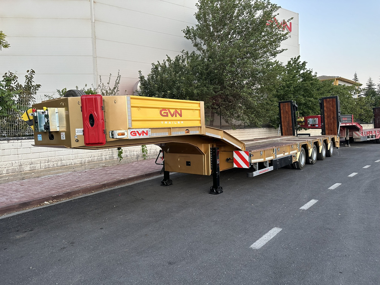 GVN Trailer 4 AXLE LOWBED - Επικαθήμενο με χαμηλό δάπεδο: φωτογραφία 3 GVN Trailer 4 AXLE LOWBED - Επικαθήμενο με χαμηλό δάπεδο: φωτογραφία 3