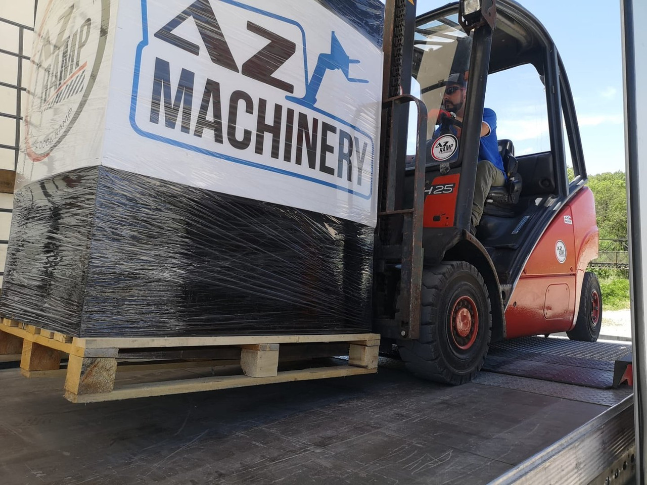 Νέα Ράμπα φόρτωσης AZ RAMP-PRIME PRIME WLO + 8 . Industrial Mobil Loading Ramp: φωτογραφία 13 Νέα Ράμπα φόρτωσης AZ RAMP-PRIME PRIME WLO + 8 . Industrial Mobil Loading Ramp: φωτογραφία 13