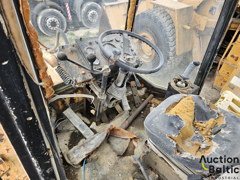 Amkodor TO-18.B3 - Ελαστιχοφόρος φορτωτής: φωτογραφία 5 Amkodor TO-18.B3 - Ελαστιχοφόρος φορτωτής: φωτογραφία 5