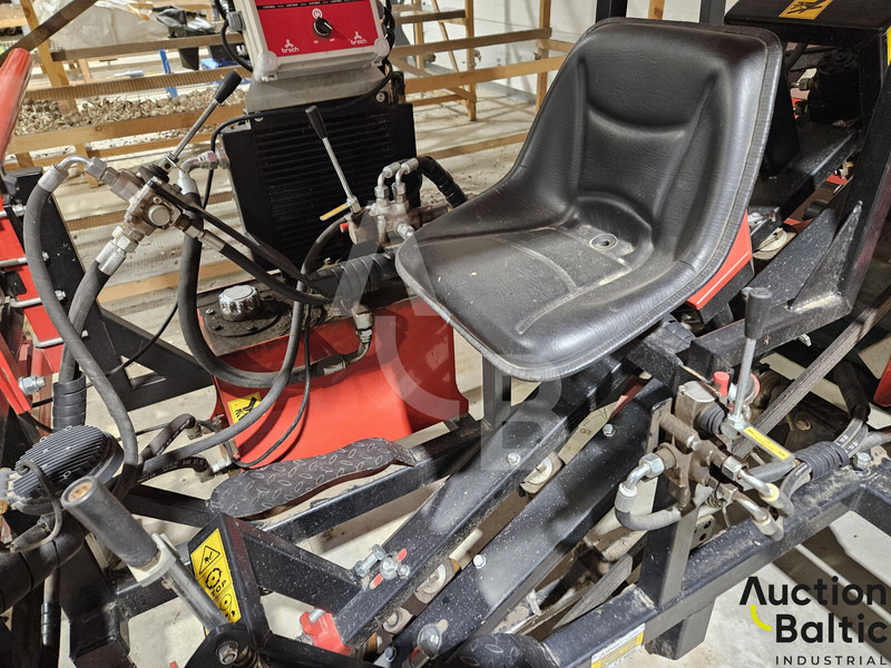 Broch ARAT-1 - Θεριζοαλωνιστική μηχανή: φωτογραφία 5 Broch ARAT-1 - Θεριζοαλωνιστική μηχανή: φωτογραφία 5