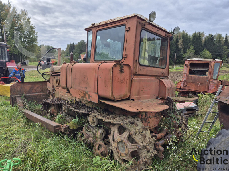 DT-75 - Μπουλντόζα: φωτογραφία 3 DT-75 - Μπουλντόζα: φωτογραφία 3