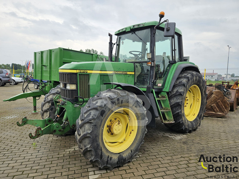 John Deere 6810 - Τρακτέρ: φωτογραφία 1 John Deere 6810 - Τρακτέρ: φωτογραφία 1