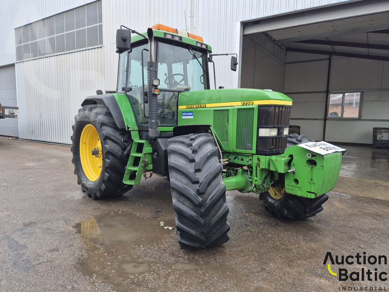 John Deere 7710 - Τρακτέρ: φωτογραφία 1 John Deere 7710 - Τρακτέρ: φωτογραφία 1